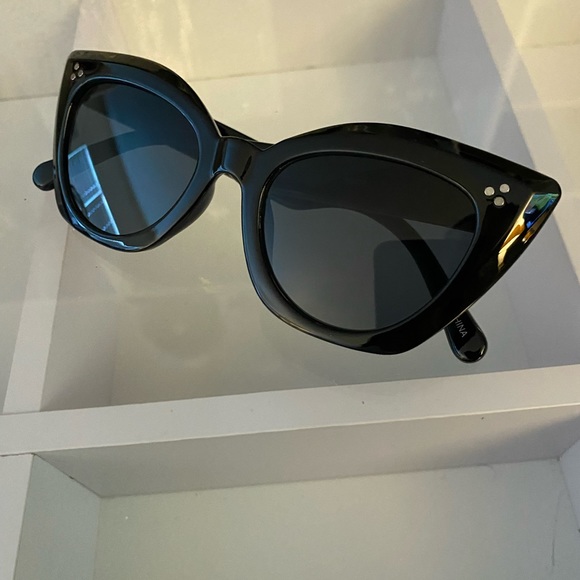 Sunglasses - Picture 7 of 11